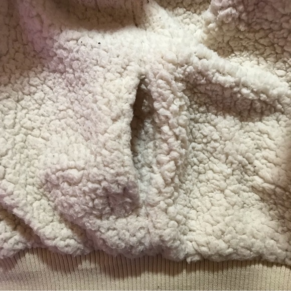 Cream hooded faux Sherpa vest - Picture 6 of 6